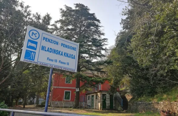 Mladinska knjiga išče kupca za počitniški dom v Fiesi. 