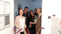 Novih prostorov ginekološke ambulante so se včeraj razveselili 
ginekologinja Mojca Kermavner, sežanski župan David Škabar, 
direktorica zdravstvenega doma Ljubislava Škibin, komenski 
župan Erik Modic in dolgoletni ginekolog Dragoslav Mugoša. 