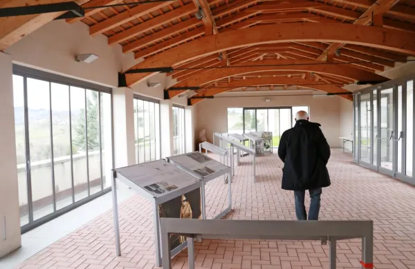 V zdaj zastekljenem paviljonu na grajskem dvorišču bodo Brici 
predstavljali vse svoje pridelke. V prostorih  nekdanjega TIC pa bo 
degustacijski center rebul. 