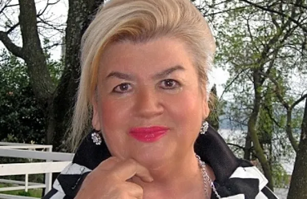 V 78. letu starosti je v nedeljo v Zagrebu umrla hrvaška pevka 
Zdenka Vučković.