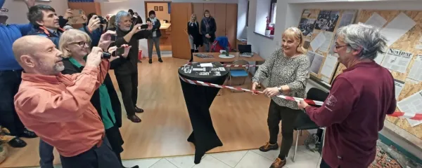 Na jubilejnem druženju sindikalnih prvobrcev so minuli petek v 
prostorih KS Koper postavili na ogled tudi mini razstavo o 
nastanku Sindikata novinarjev Slovenije.