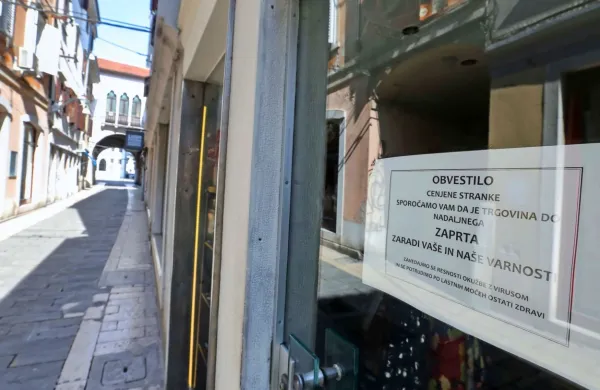 Številni samozaposleni, ki so morali zapreti vrata svojih lokalov, so 
ostali povsem brez dohodka. 