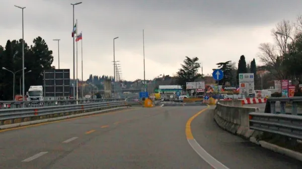 Sto italijanskih vojakov na mejo s Slovenijo