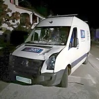 Dobri dve leti po tragičnem dogodku, ko je skoraj na pragu 
domače hiše umrl 69-letni domačin iz Potoč, je sodišče oprostilo 
voznika kombija, ki ga je zbil.