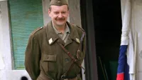 Petra Musevskega smo pred skoraj točno desetimi leti srečali v Piranu, na snemalnem prizorišču 
Vojnovićevega filma Piran - Pirano.  