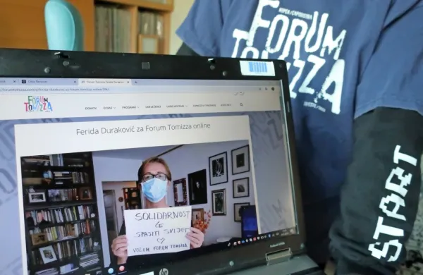 Forum Tomizza te dni vabi - skupaj s svojimi prijatelji, ustvarjalci, 
razumniki, premišljevalci  - na svojo spletno stran.