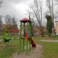 Tudi otroško igrišče v  Prešernovi ulici v Ilirski Bisrici je te dni 
zaprto.