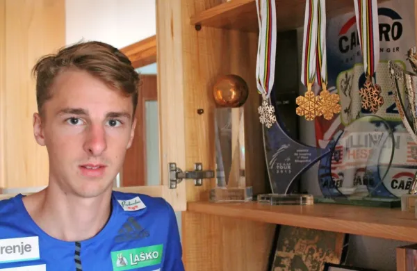 Jaka Hvala doma s spomini na  najboljše skoke v letih med letoma  
2010  in 2013.