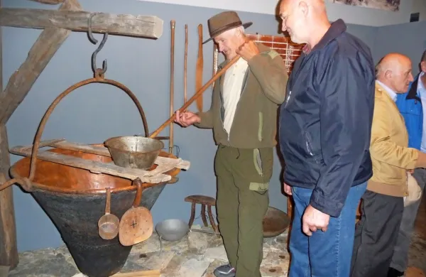 Sirarski muzej, ki ga bodo nadgradili z  digitalno predstavitvijo 
planin,  za veliko noč ne bo odprl vrat. 