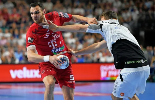 Borut Mačkovšek (z žogo) si želi pri  Szegedu imeti žogo več  v rokah 
kot v dveh sezonah pri Veszpremu.