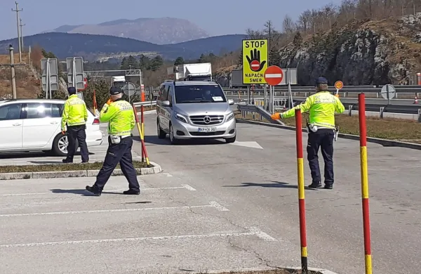 Policisti bodo tudi praznični konec tedna pazili, da predvsem ljudi 
iz večjih mest ne bodo oblegali turističnih točk in podeželja. 