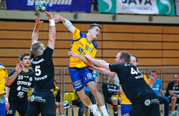 Marko Matijašević (v skoku)