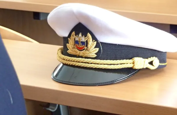  Tudi evropska komisija je pozvala   članice, da naredijo vse, da se  
pomorci tudi v času pandemije novega korona virusa lahko  
vkrcajo na ladje po svetu.