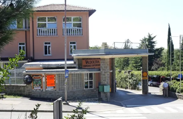 Te dni so v Ortopedski bolnišnici  pognali delo večine specialističnih ambulant, prihodnji teden bodo začeli izvajati redni 
program operacij, a  še v skrčenem obsegu.  