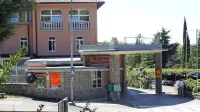 Te dni so v Ortopedski bolnišnici  pognali delo večine specialističnih ambulant, prihodnji teden bodo začeli izvajati redni 
program operacij, a  še v skrčenem obsegu.  