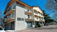 Okužbe v zasebnem domu za starejše Hotel Fernetti naj bi zajele 
večino oskrbovancev in del osebja.