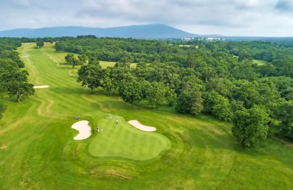 V skladu s priporočili Golf zveze Slovenije ostajajo zaprti garderoba, skupni prostori, vadbišče in trgovina.