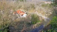  Prebivalci Betanje od danes do konca oktobra za odhod v službo in 
po opravkih ne bodo mogli uporabljati ceste iz Matavuna, saj bo ta 
pol leta popolnoma zaprta