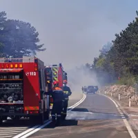 Požar so omejili