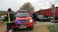 Po  trčenju je audi odbilo približno tri metre nazaj na cesto, tovorni 
vlak pa se je ustavil dobrih  75  metrov naprej.