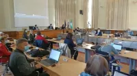 Svetniki so  sklepali z maskami na obrazih, potrdili  so, da se 400.000 evrov porabi za ukrepe v epidemiji.  