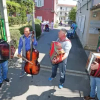 Harmonikarji razveselili stanovalce izolskega doma upokojencev