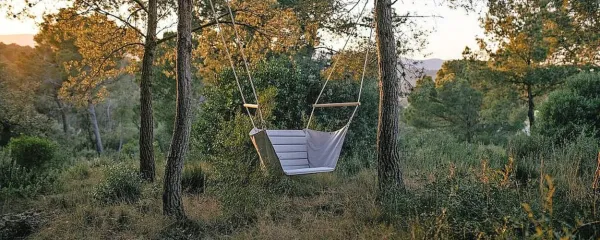 Ko je vrt dovolj velik, je treba najti le še pravi razmik. Vrtna 
gugalnica, Go Modern Furniture
