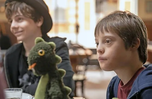 Mlada žirija je za letošnjega zmagovalca izbrala film Moj brat lovi 
dinozavre, ki si ga lahko obetamo tudi v naših kinematografih. 