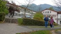 V Zdravstvenem domu Tolmin opažajo, da se zdravstveno stanje predvsem kroničnih bolnikov  slabša. 
Pozivajo jih, naj se naročijo na pregled. 