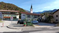 Stanovalci in občina so si segli v roke: prehod do zdravstvene postaje  bo možen prek občinskega zemljišča.