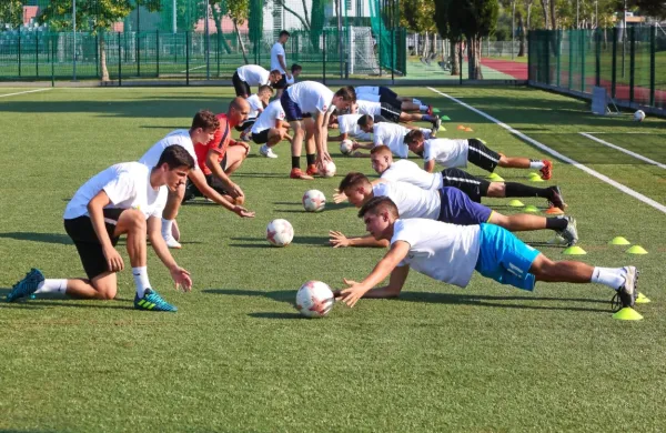 Kmalu naj bi lahko trenirali vsi registrirani športniki, ki jih je v 
državi približno 60.000.