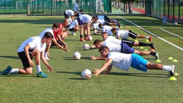 Kmalu naj bi lahko trenirali vsi registrirani športniki, ki jih je v 
državi približno 60.000.