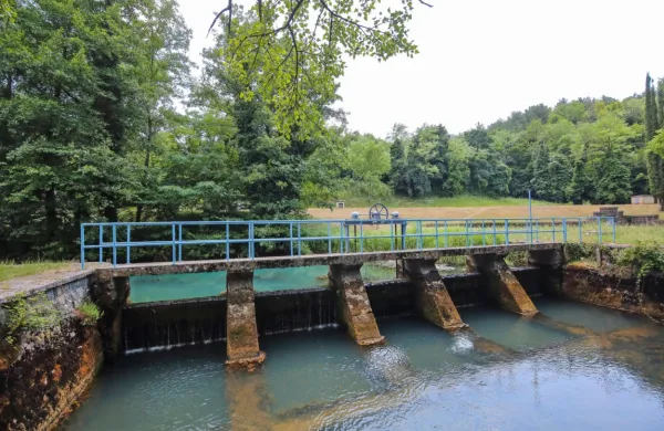 Izvir reke Rižane je glavni in praktično edini vir pitne vode za vso 
slovensko Istro.  