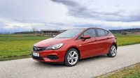 Opel je astri namenil zadnjo resno prenovo, preden čez dve do tri 
leta na trg pripelje povsem nova generacija. A kljub starosti ta avto 
še vedno ostaja zelo priljubljen med kupci.