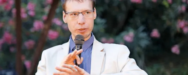 Luka Lisjak Gabrijelčič: “To mešanico optimizma in nasilja danes težko razumemo”