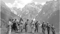 Obisk feldmaršala Alexandra junija 1945 v Logu pod Mangartom.