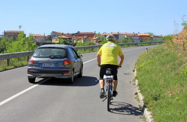 Policisti bodo do konca maja še posebej pozorni na varnost kolesarjev