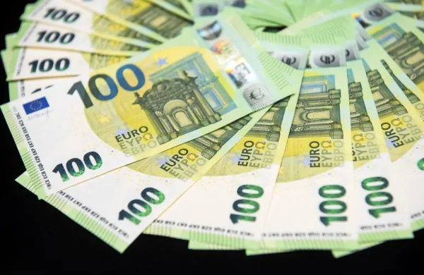 Do zdaj je za odlog plačila kredita zaprosilo 22.230 posameznikov 
in podjetij.