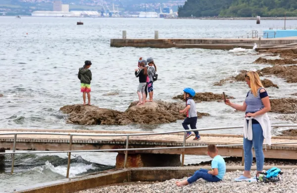 Obmorski kraji so v veliki meri odvisni od turizma.