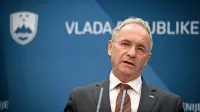 Minister Aleš Hojs pričakuje, da bo policija ob podobnih primerih 
ravnala bolj intenzivno.