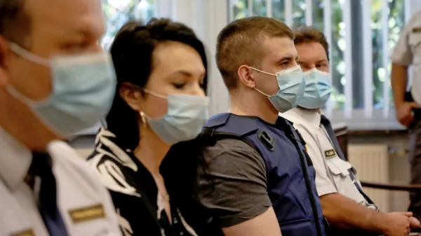 Jasmin Suljić je zaradi umora Romana Komaca obsojen na 18 let 
zaporne kazni.