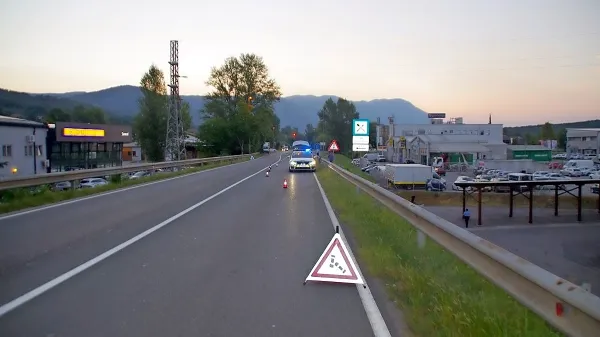 Tragična prometna nesreča se je zgodila 22. avgusta leta 2018 ob 
5.30 na ravnem odseku Kromberške ceste v smeri proti Ajševici.