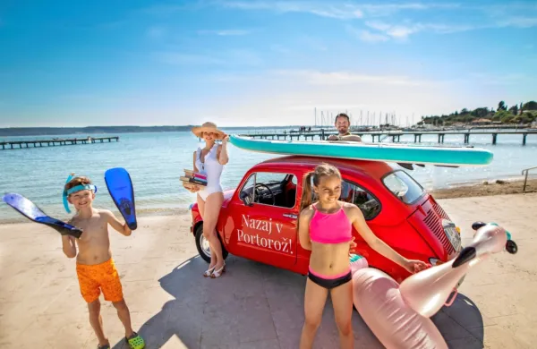 Damače turiste nameravajo pripeljati v Portorož in Piran tudi s 
pomočjo rdečega fička.