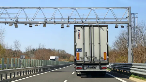 Opreme, ki je zdaj nameščena na portalih za cestninjenje težkih 
vozil, ni mogoče uporabiti za nadzor elektronskih vinjet.