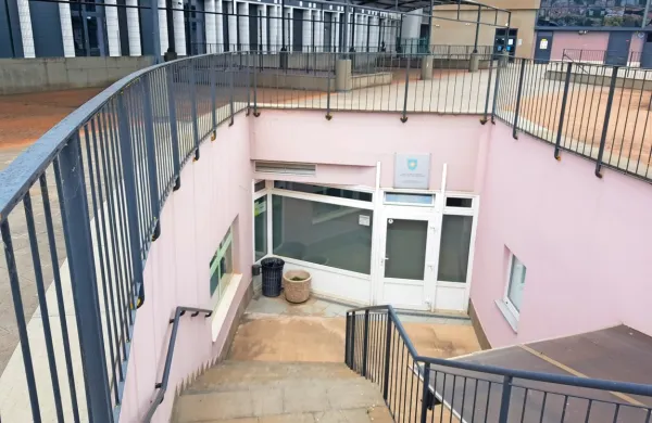 Ko se bodo  občinski redarji in inšpektorji preselili, bo  njihove 
prostore zasedel ustvarjalni laboratorij društva.