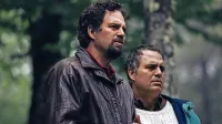 Mark Ruffalo je v miniseriji Vem, da je to res z vlogo dvojčkov 
ustvaril svoji najboljši igralski vlogi doslej.