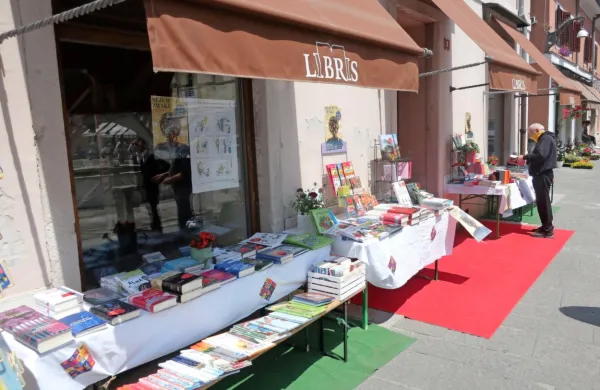 Sejem na zraku pred Librisom