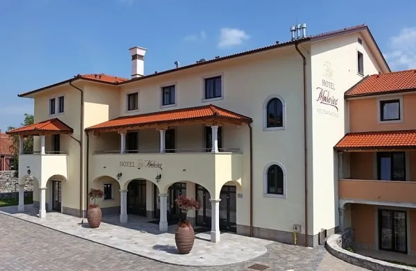 Pri Malovcu v Divači že čakajo goste.
