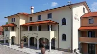 Pri Malovcu v Divači že čakajo goste.