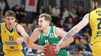 Nekoč tekmeci, danes soigralci - skrajno levo Alen Hodžić, desno 
Žiga Dimec, združujeta moči z Jako Blažičem (v zelenem dresu).